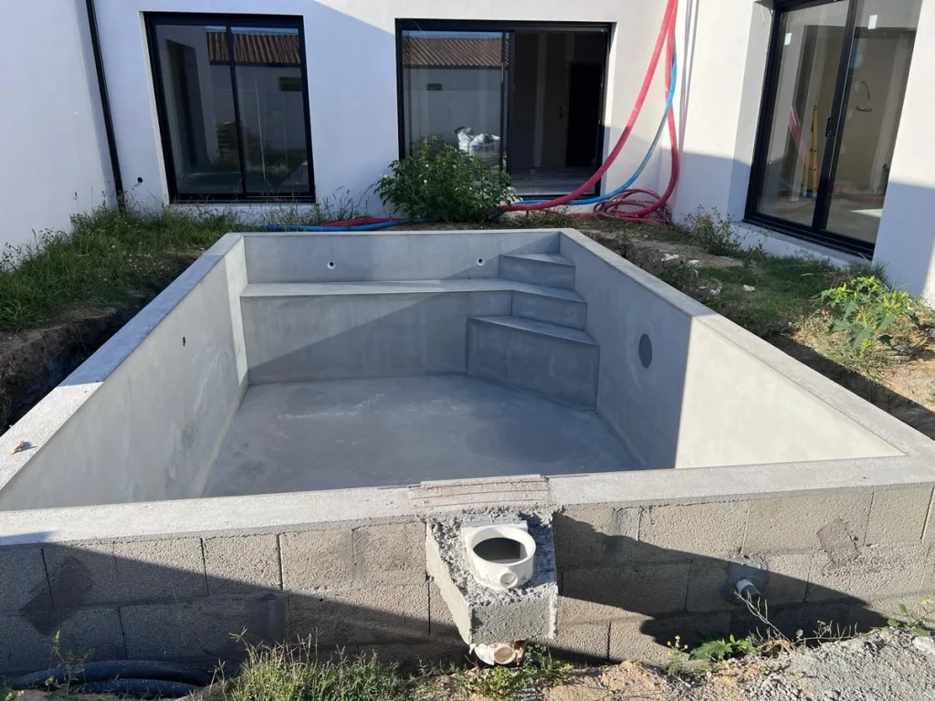 Réalisation piscine maçonnée, L'Ambiance Extérieure, Construction de Piscine à La Rochelle