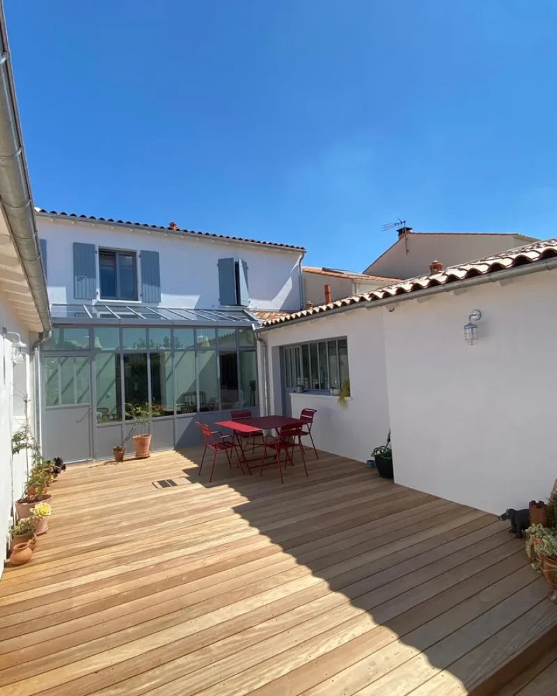 Réalisation aménagement extérieur, terrasse, L'Ambiance Extérieure, Construction de Piscine à La Rochelle