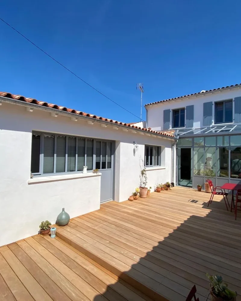Réalisation aménagement extérieur, terrasse, L'Ambiance Extérieure, Construction de Piscine à La Rochelle