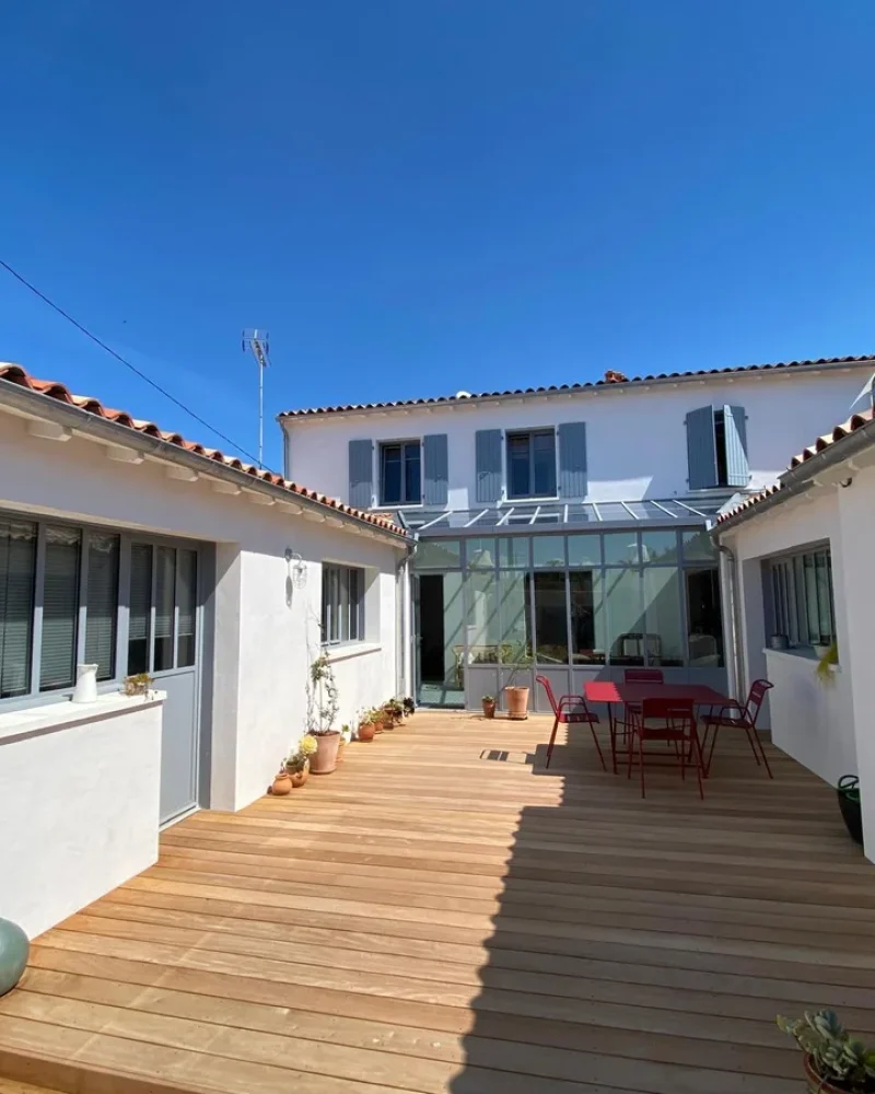 Réalisation aménagement extérieur, terrasse, L'Ambiance Extérieure, Construction de Piscine à La Rochelle