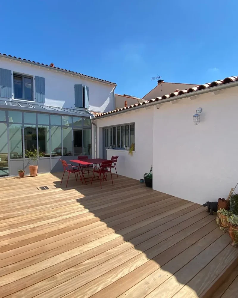 Réalisation aménagement extérieur, terrasse, L'Ambiance Extérieure, Construction de Piscine à La Rochelle