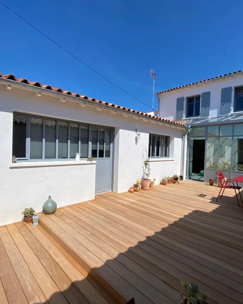 Réalisation aménagement extérieur, terrasse, L'Ambiance Extérieure, Construction de Piscine à La Rochelle