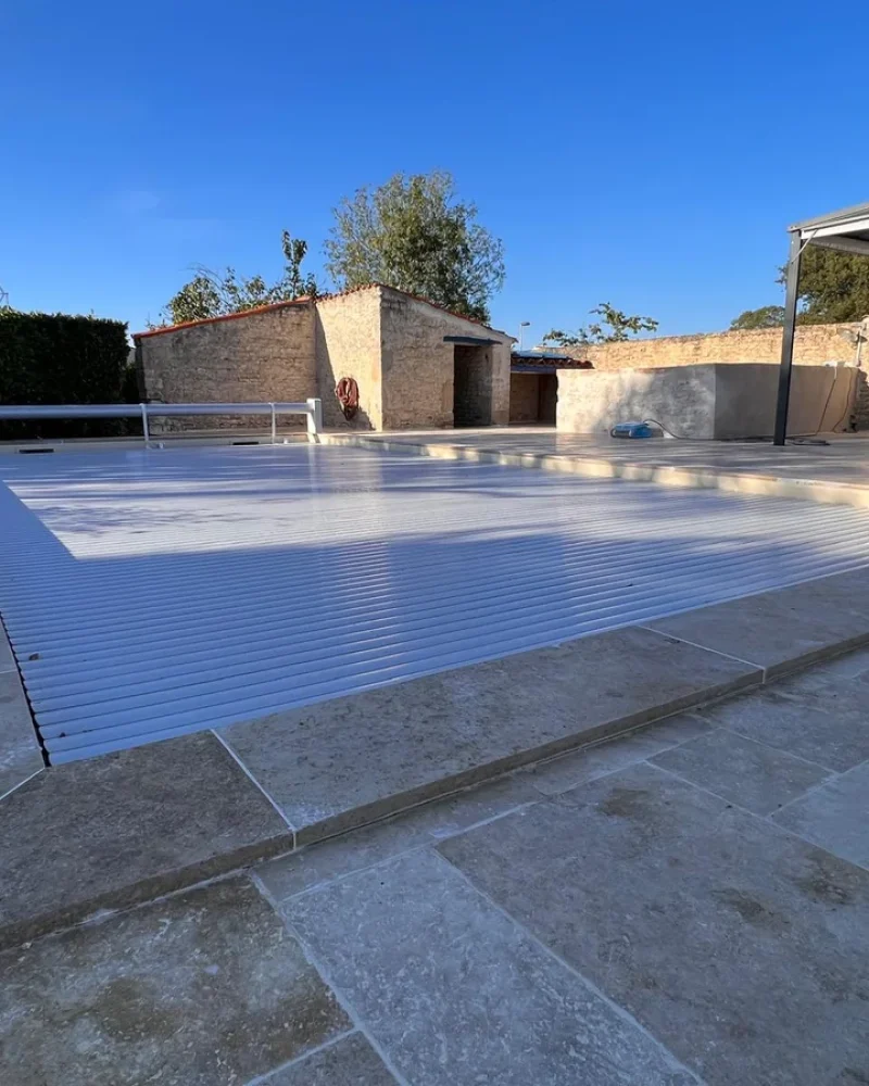Réalisation piscine maçonnée, L'Ambiance Extérieure, Construction de Piscine à La Rochelle