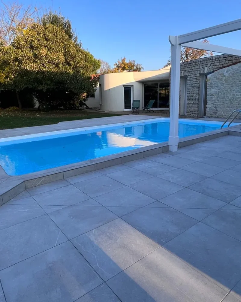 Réalisation piscine maçonnée, L'Ambiance Extérieure, Construction de Piscine à La Rochelle