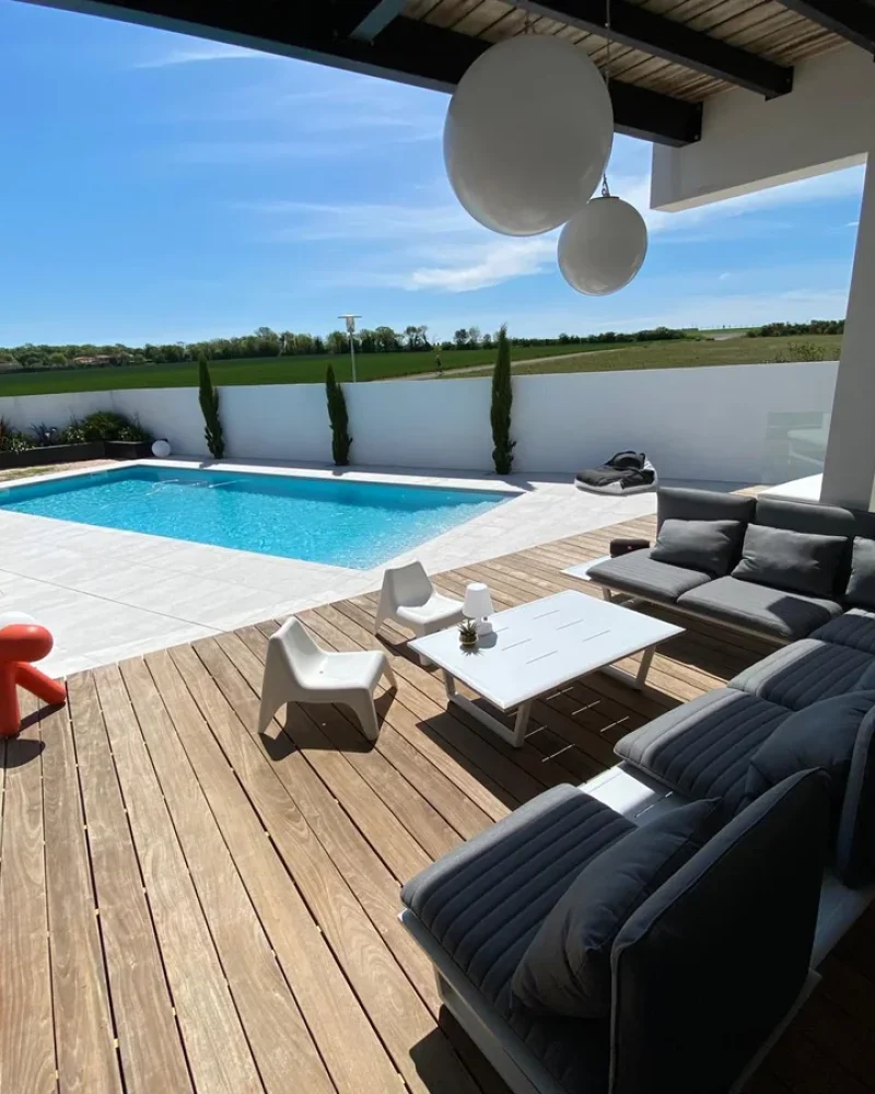 Réalisation piscine maçonnée, L'Ambiance Extérieure, Construction de Piscine à La Rochelle