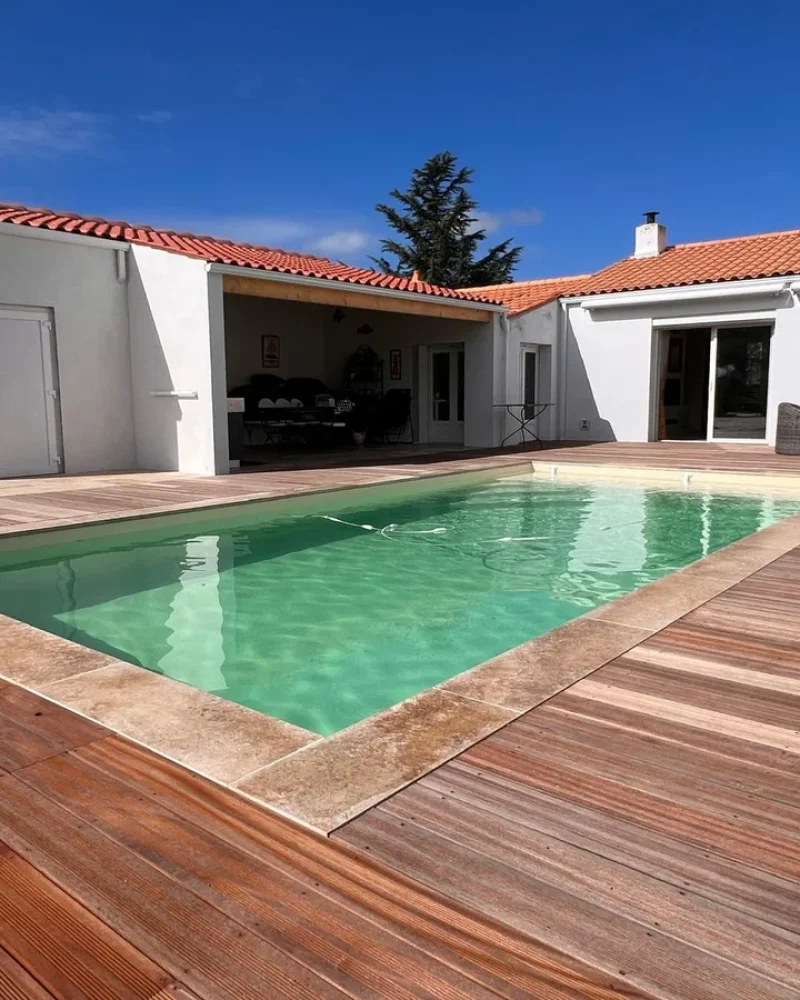 Réalisation piscine maçonnée, L'Ambiance Extérieure, Construction de Piscine à La Rochelle